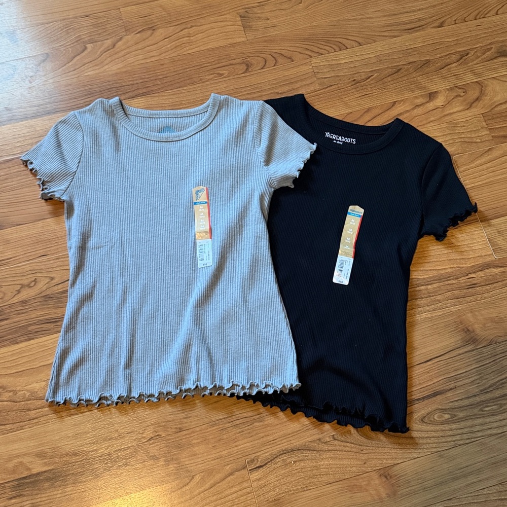 Set of 2 thereabouts short sleeve ribbed shirt size m 10/12